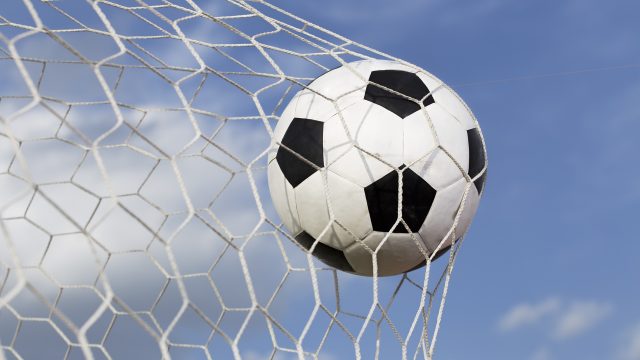 Calcio e solidarietà, a Catanzaro arriva “Alba dei Campioni Calabria”