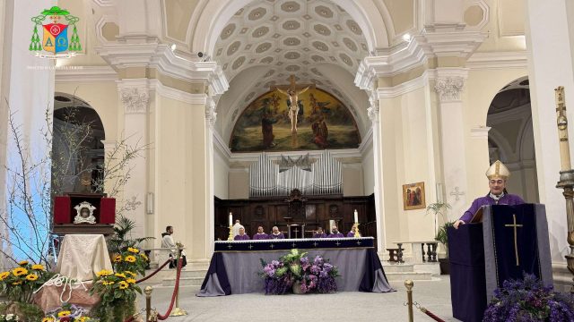 Lamezia Terme, la reliquia di S. Francesco lascia la Cattedrale