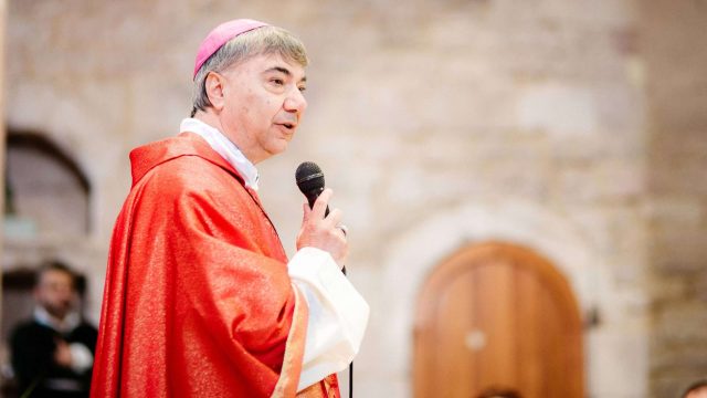 Catanzaro: il cardinale Battaglia riceve la cittadinanza onoraria
