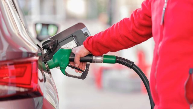 Gasolio oltre 3,10 euro al litro, picco anche nel Crotonese