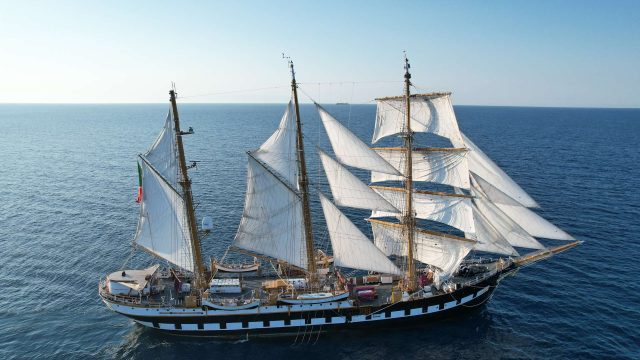 Nave Palinuro approda a Reggio Calabria: visite aperte al pubblico