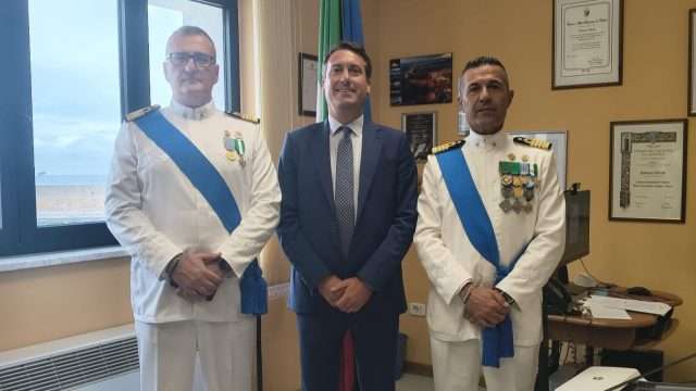 Capitaneria di Crotone, nuovo comandante: il passaggio di consegne