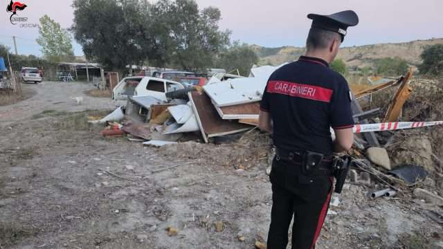 Cotronei, discarica abusiva in area protetta: denunciato un 58enne