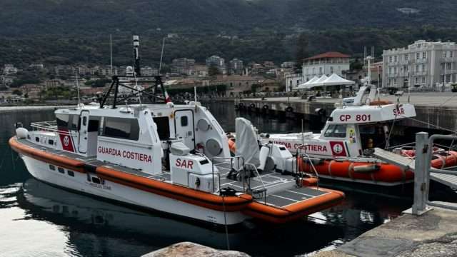 Paura al largo di Parghelia, barca rischia di affondare: sette persone salvate