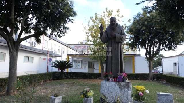 Donna muore in ospedale a Vibo Valentia: aperta un’inchiesta