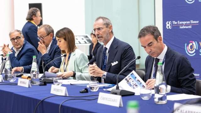 Turismo, la Calabria cresce ancora: nel 2026 registrati 2,3 milioni di arrivi