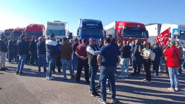 Fedralog Calabria conferma: autotrasportatori fermi dal 16 al 20 ottobre