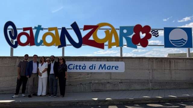 Porto di Catanzaro, svelata la nuova installazione “Catanzaro Città di Mare”