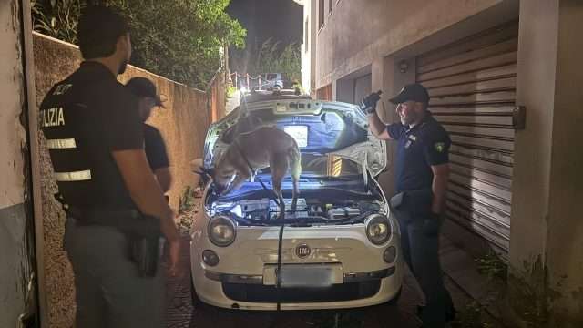 Villa San Giovanni, oltre un chilo di cocaina nascosto nell’auto: arrestato